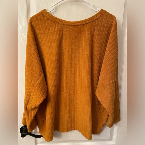 Old Navy Sweater - Picture 4 of 4